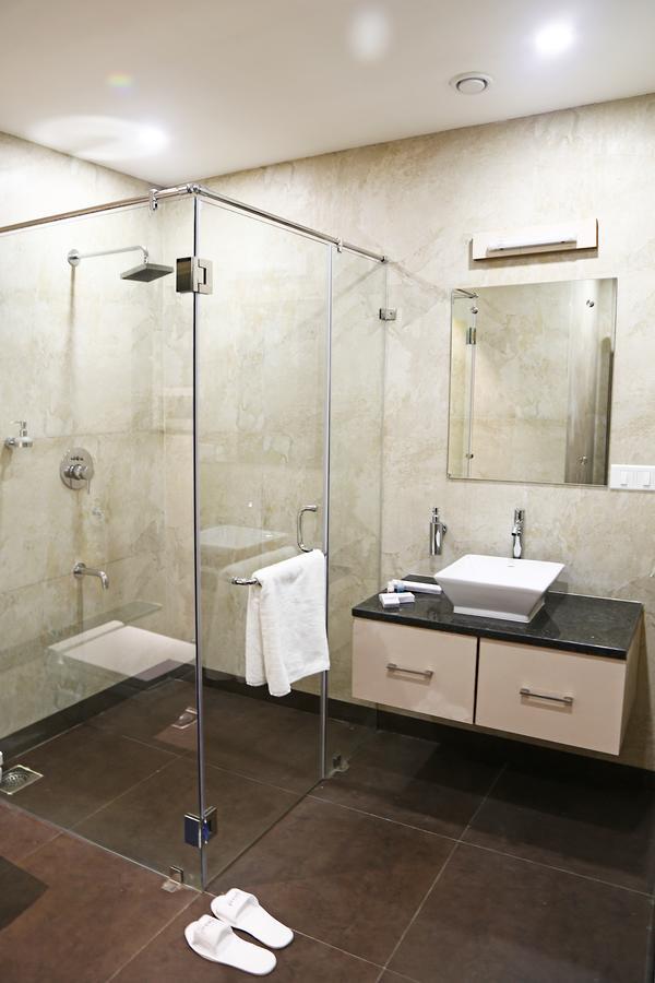סטרה Hotel Preeti Executive מראה חיצוני תמונה