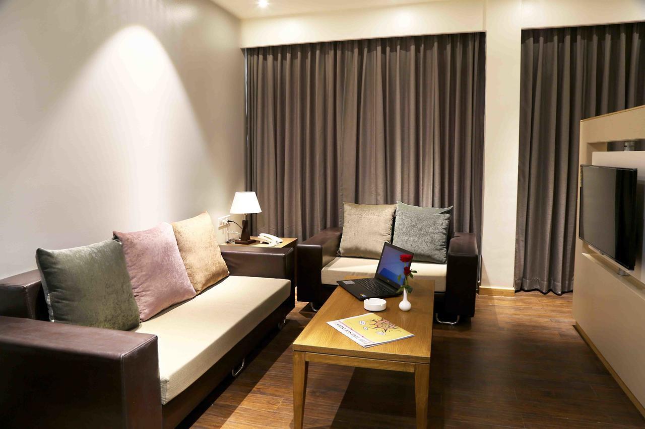 סטרה Hotel Preeti Executive מראה חיצוני תמונה