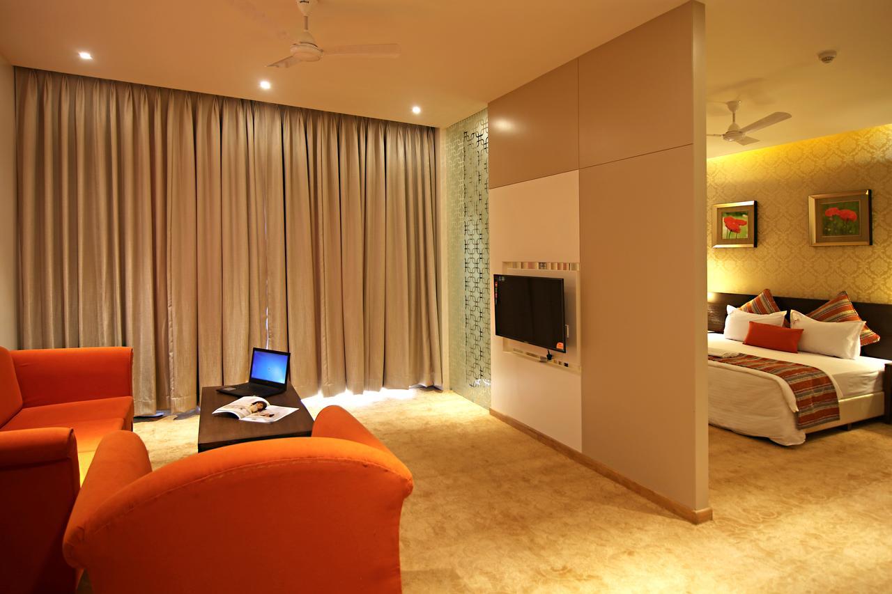 סטרה Hotel Preeti Executive מראה חיצוני תמונה