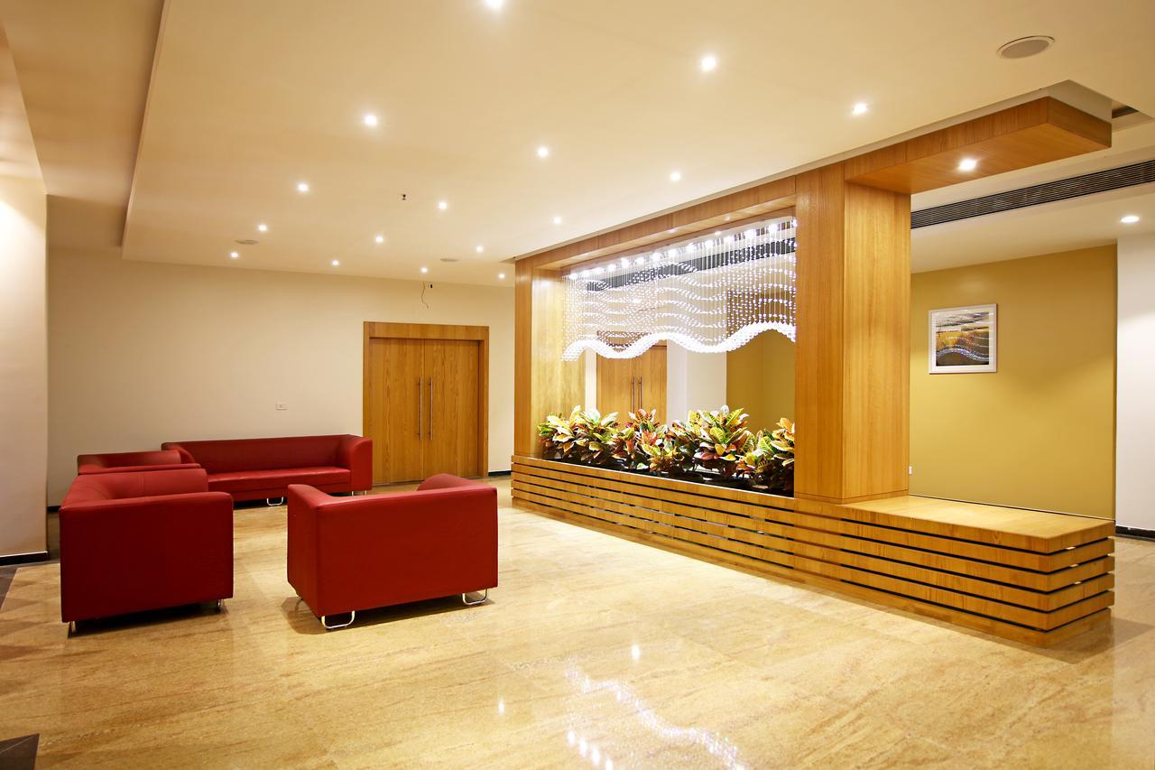 סטרה Hotel Preeti Executive מראה חיצוני תמונה