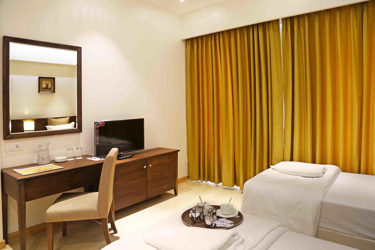 סטרה Hotel Preeti Executive מראה חיצוני תמונה